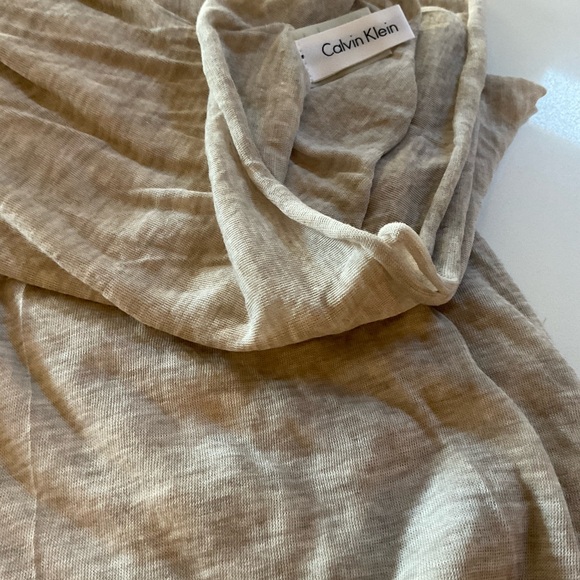 Never worn Cakvin Klein Tube scarf - Picture 2 of 3